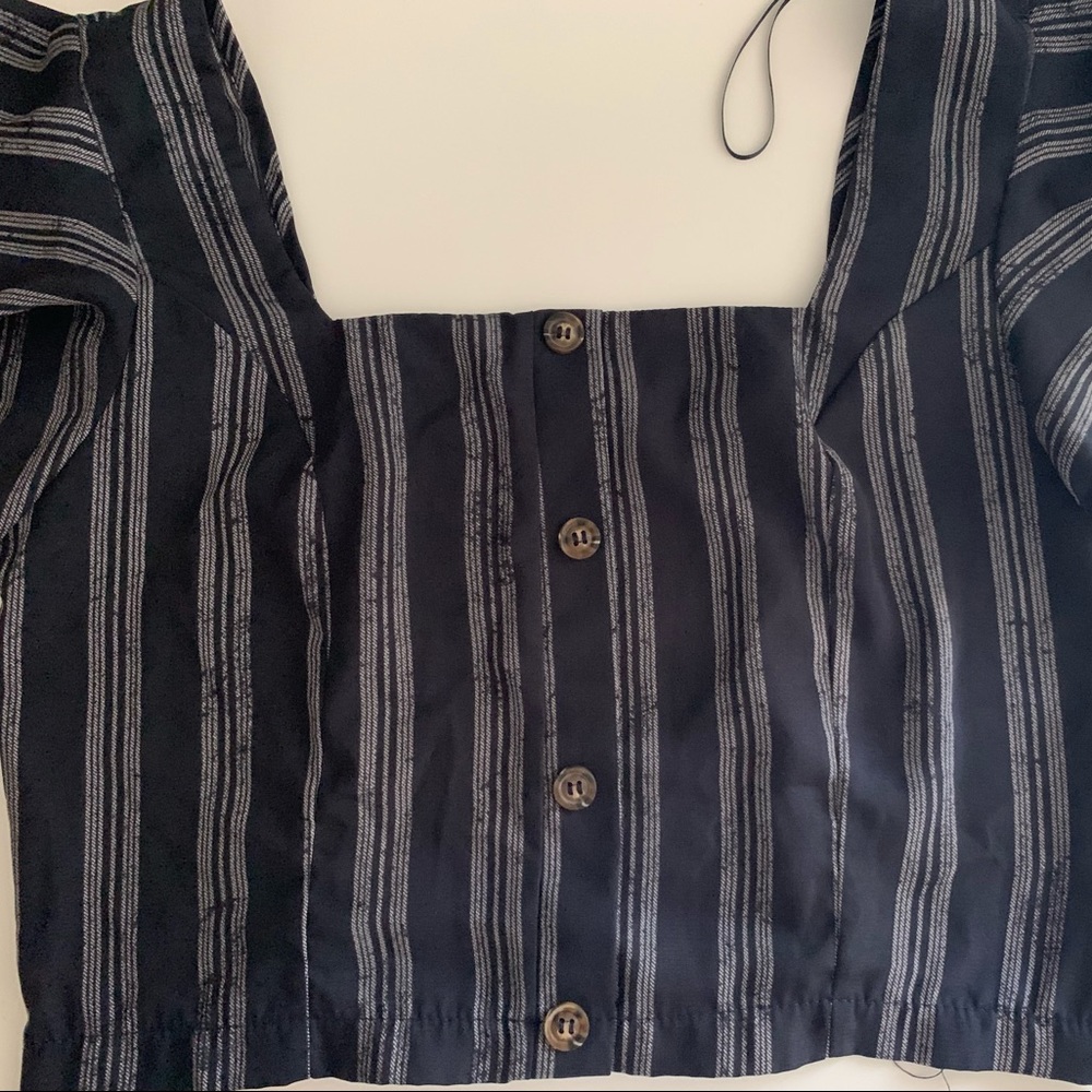 sienna sky  button crop top